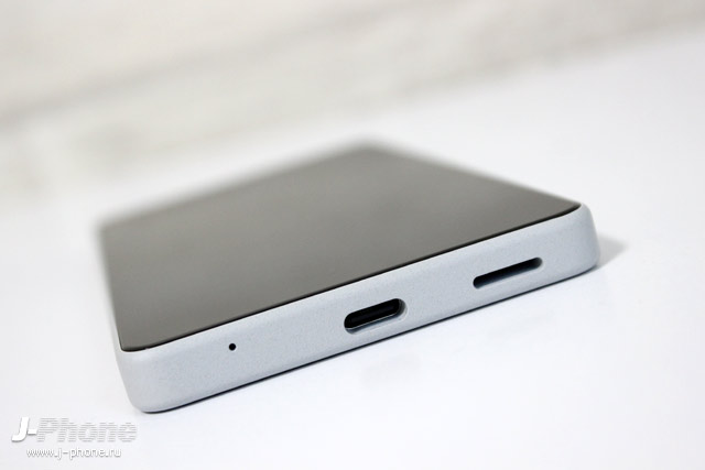 Обзор японского компактного смартфона Sony XPERIA Ace III в сером цвете