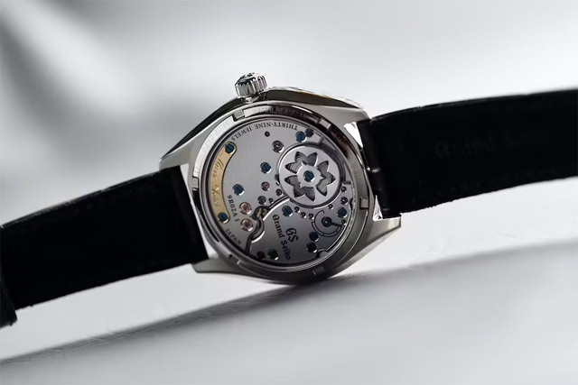 Компания Grand Seiko анонсировала новый шедевр ручной гравировки, лимитированные часы Masterpiece Collection Spring Drive SBGZ009