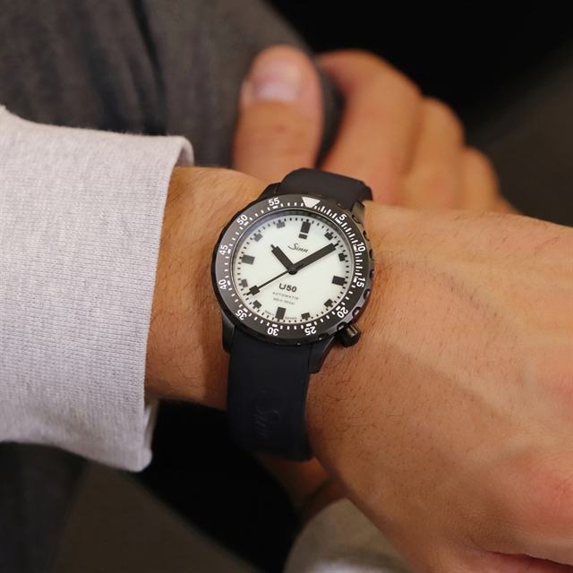PowerWatch показал три модели черных дайверских часов SINN, YEMA и Bell & Ross