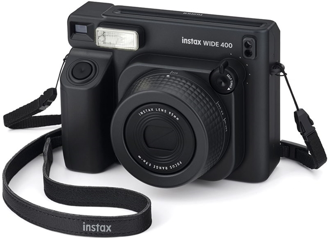 Fujifilm перевела instax WIDE 400 в новый цвет JET BLACK