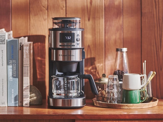 Russell Hobbs показала компактную кофемашину 8200JP с коническими жерновами