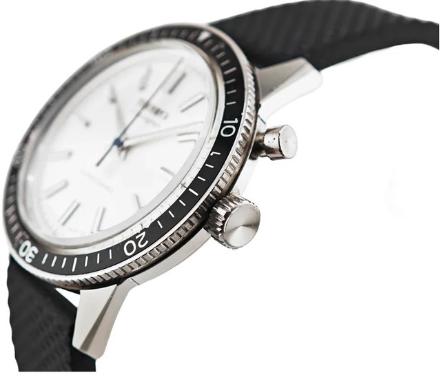 На LowBEAT Marketplace появился Seiko One-Push Chronograph Ref.5719-8980 1964 года за 288 000 иен