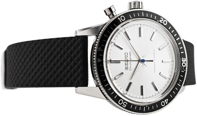 На LowBEAT Marketplace появился Seiko One-Push Chronograph Ref.5719-8980 1964 года за 288 000 иен