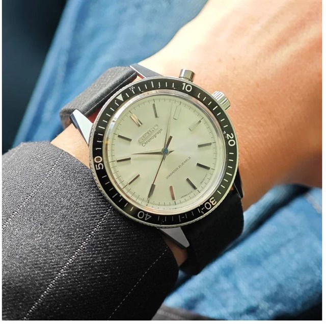На LowBEAT Marketplace появился Seiko One-Push Chronograph Ref.5719-8980 1964 года за 288 000 иен