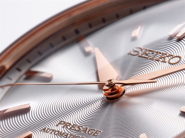 Seiko Presage получила 38-мм модели с циферблатом по мотивам шелка Tomioka
