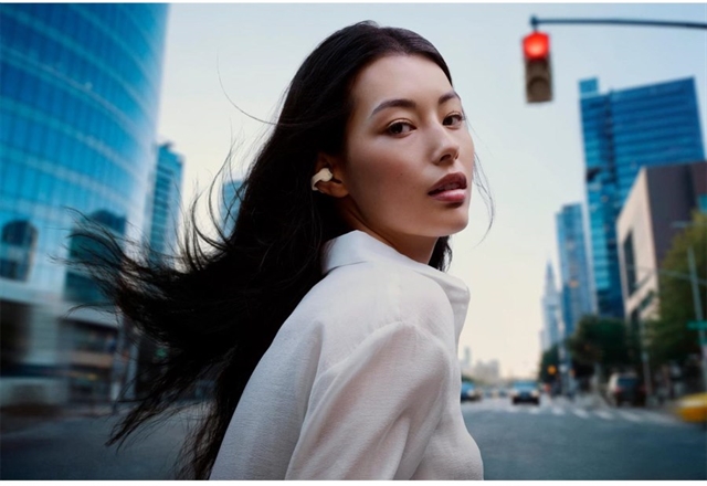 Sennheiser ACCENTUM Clip: первые открытые TWS-наушники бренда в формате ear cuff