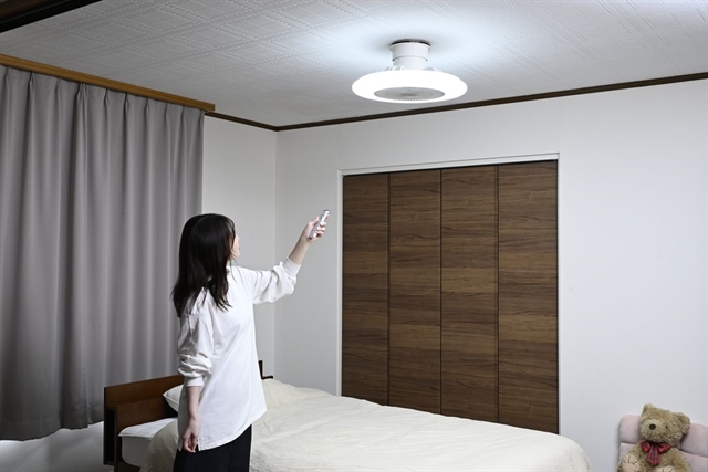 Yamazen выпустила потолочный LED-светильник со встроенным вентилятором