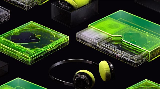 km5 выпустила Neon Collection с CD-плеерами и наушниками в прозрачном неоне по цене от 20 900 иен