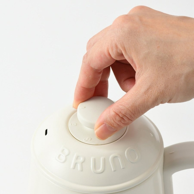 BRUNO обновила электрочайник Stainless Daily Kettle с защитой от пролива