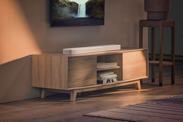 JBL добавила белый цвет саундбару BAR 300MK2