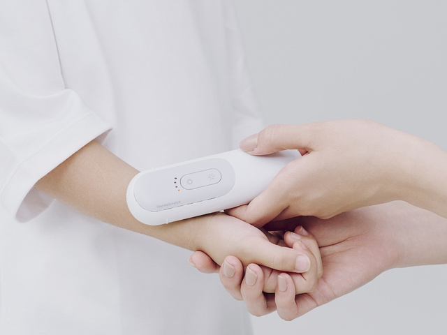 Osaka Heat Cool представила ThermoScratch — гаджет, имитирующий почёсывание температурой