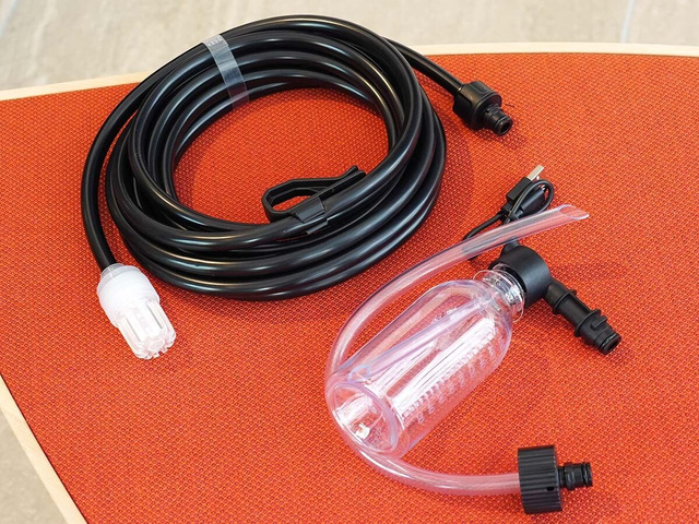 MIRABLE AQUABLAST MINI очищает поверхности струёй с ультратонкими пузырьками