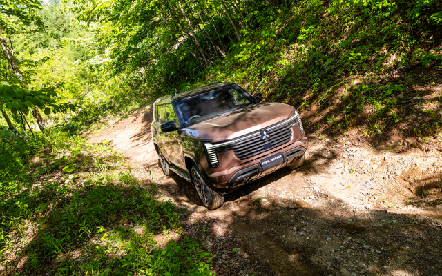Mitsubishi вернула Pajero: новый флагман получил раму, дизель и S-AWC