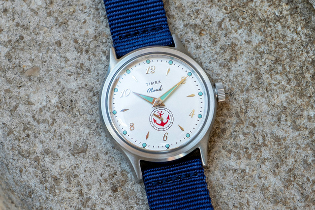 Noah и Timex выпустили MK1 Anchor с красным якорем на циферблате