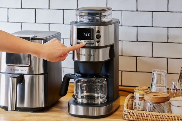 Russell Hobbs представила кофемашину Cafe Drip 8200JP с защитой от статического электричества