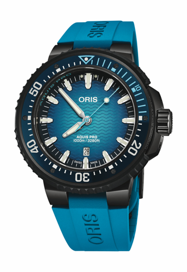 Tissot и Oris показали дайверские часы с волновыми циферблатами