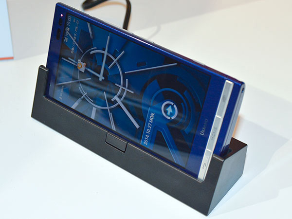 японский смартфон Kyocera URBANO V01 au KDDI японский смартфон Kyocera URBANO V01 au KDDI