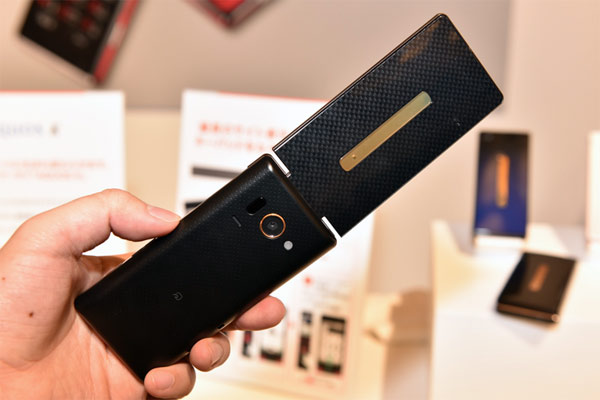 японский смартфон Shar AQUOS K SHF31 японский смартфон Shar AQUOS K SHF31