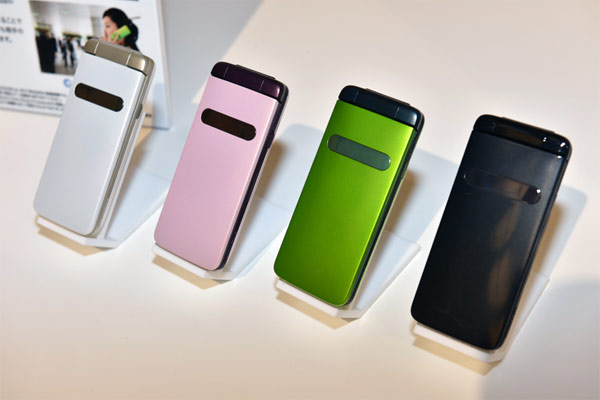 японский телефон Kyocera GRATINA2 японский телефон Kyocera GRATINA2