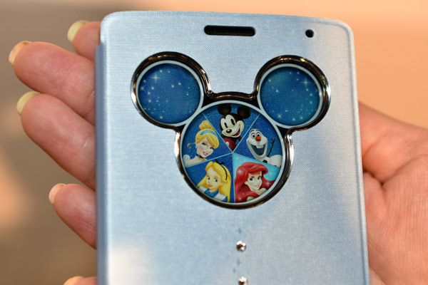 LG Docomo DM-01G Disney Mobile LG Docomo DM-01G Disney Mobile