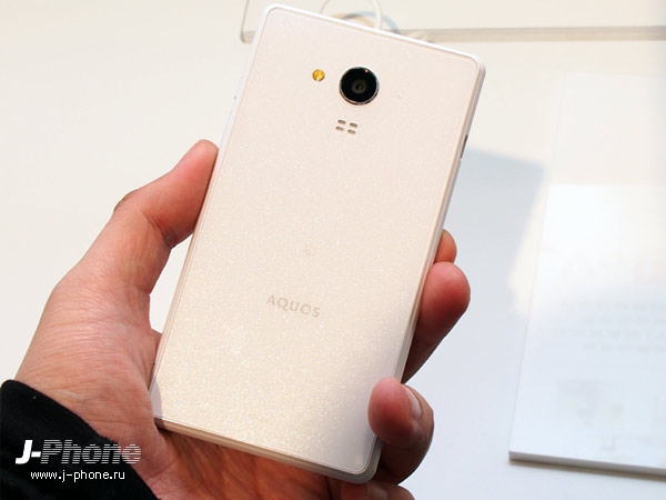 Sharp Docomo SH-04G Aquos Ever Sharp Docomo SH-04G Aquos Ever