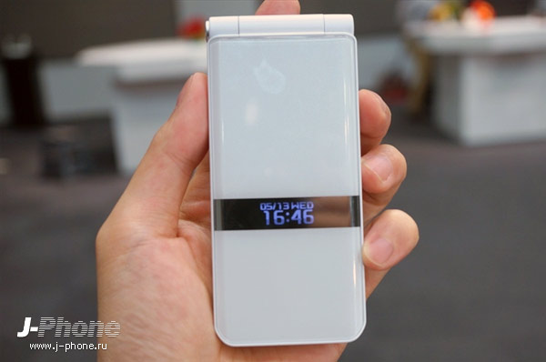 Японский Android телефон Fujitsu Docomo F-05G Arrows K-tai Японский Android телефон Fujitsu Docomo F-05G Arrows K-tai