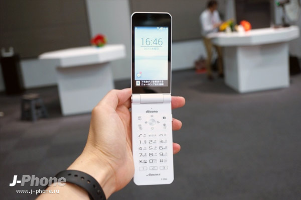 Японский Android телефон Fujitsu Docomo F-05G Arrows K-tai Японский Android телефон Fujitsu Docomo F-05G Arrows K-tai