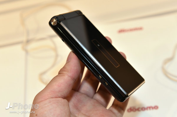 Японский Android телефон Sharp Docomo SH-06G Aquos K-tai Японский Android телефон Sharp Docomo SH-06G Aquos K-tai