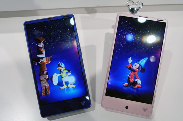 Японский IGZO смартфон Sharp DM-01H Disney Mobile Японский IGZO смартфон Sharp DM-01H Disney Mobile