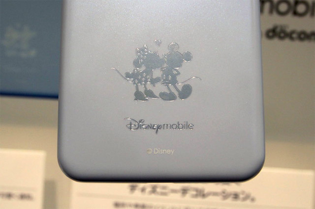 Японский IGZO смартфон Sharp Disney Mobile DM-01J Японский IGZO смартфон Sharp Disney Mobile DM-01J
