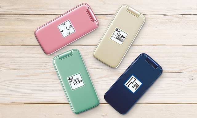 Японская Android раскладушка Fujitsu Docomo F-02J Raku-Raku Phone Японская Android раскладушка Fujitsu Docomo F-02J Raku-Raku Phone