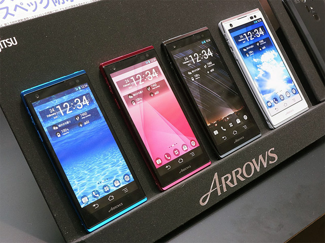 японский смартфон Fujitsu Softbank 201F Arrows A японский смартфон Fujitsu Softbank 201F Arrows A