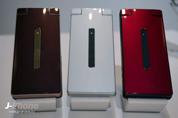 японский android телефон-раскладушка Sharp Aquos K SHF32 японский android телефон-раскладушка Sharp Aquos K SHF32