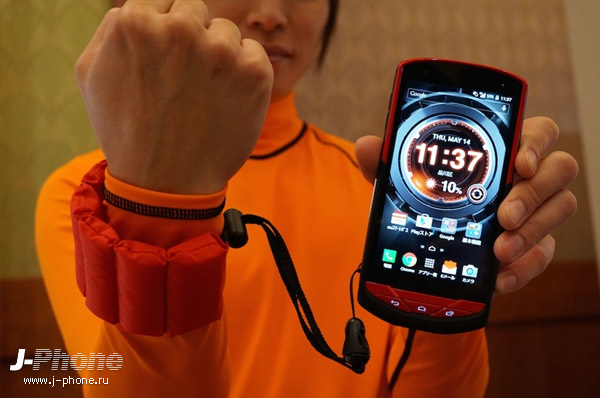японский ударопрочный смартфон Kyocera Torque G02 японский ударопрочный смартфон Kyocera Torque G02