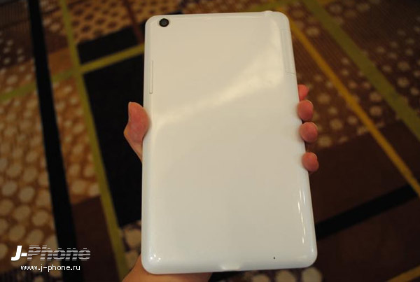 японский планшет Kyocera Qua tab 01 японский планшет Kyocera Qua tab 01