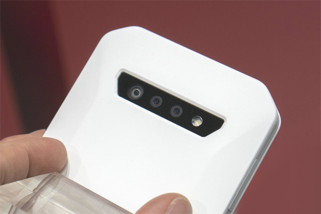 Kyocera представила прототипы 5G смартфонов и планшетов