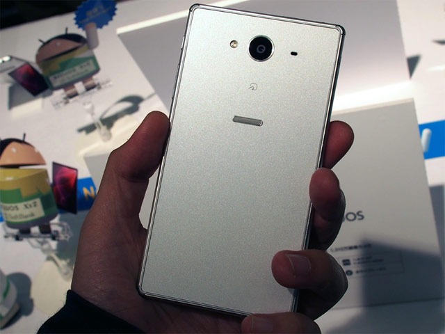 Японский безрамочный Android IGZO смартфон Sharp Aquos Xx2 Японский безрамочный Android IGZO смартфон Sharp Aquos Xx2