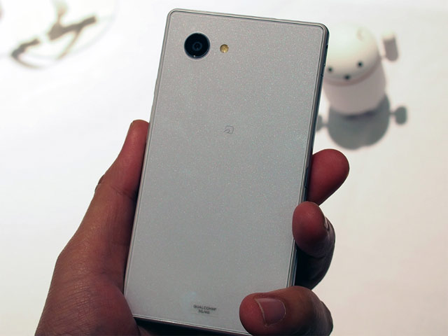 Японский безрамочный Android IGZO смартфон Sharp Aquos Xx2 mini Японский безрамочный Android IGZO смартфон Sharp Aquos Xx2 mini