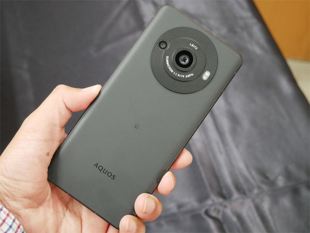 Sharp AQUOS R8 Pro